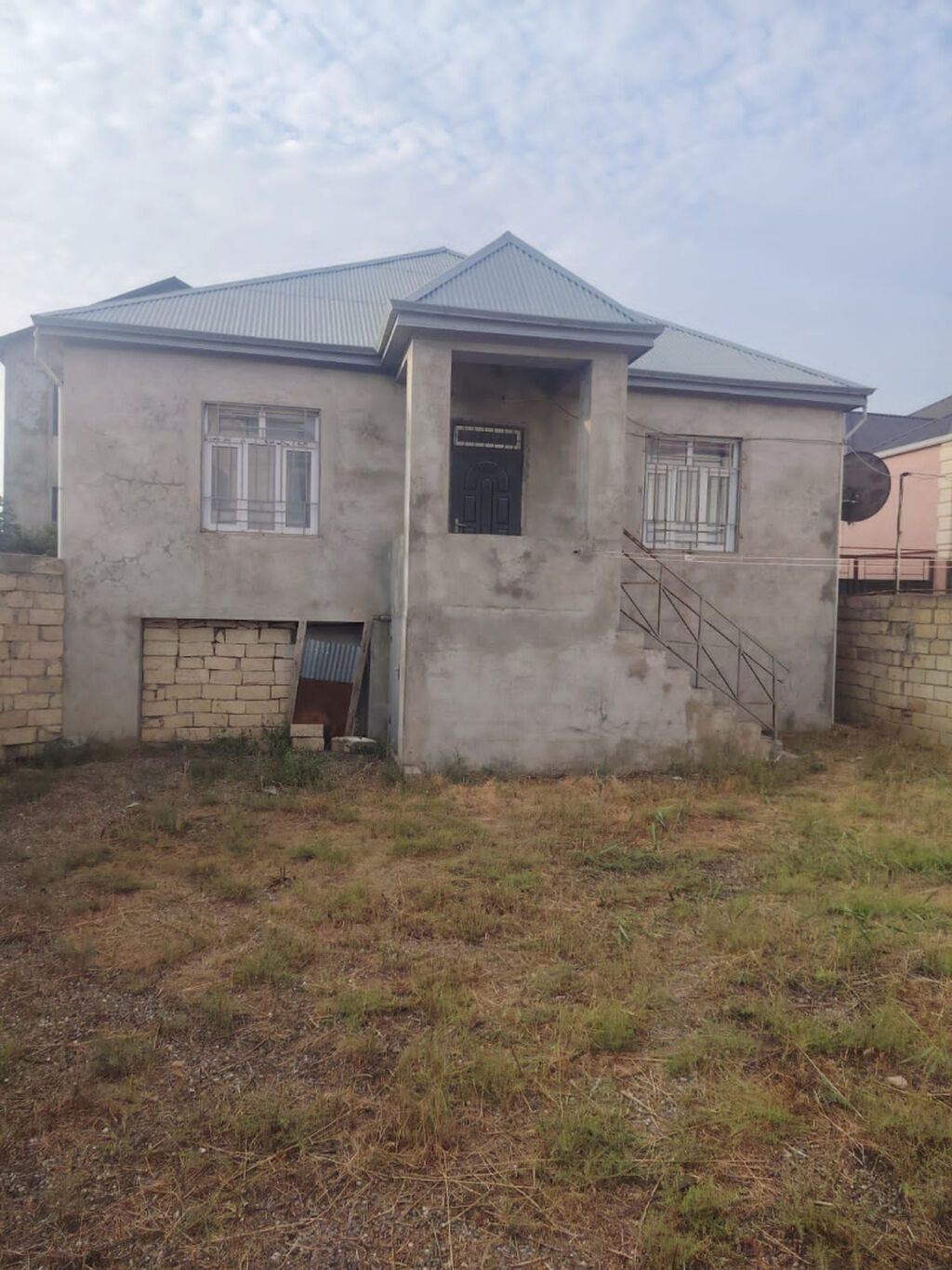 3 otaqlı, 100 kv. m, Orta təmir