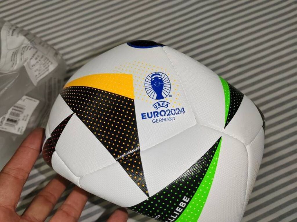Rekviziti za vežbanje: Lopta coca cola adidas 2024 euro nova