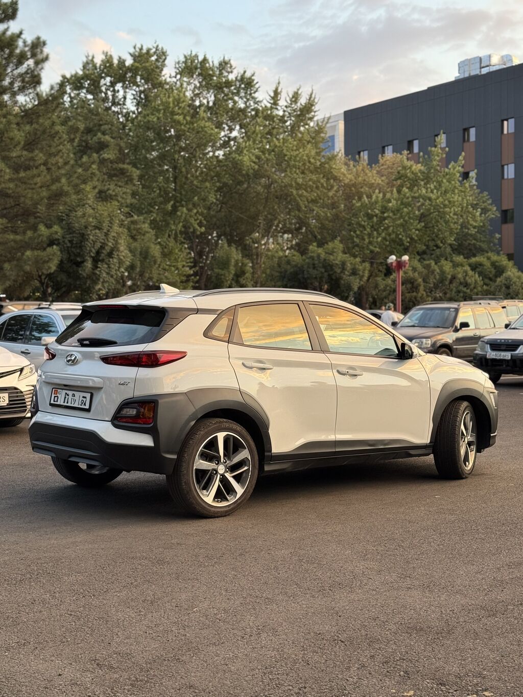 Hyundai Kona: 2019 г., 1.6 л, Автомат, Бензин, Внедорожник: фото 2