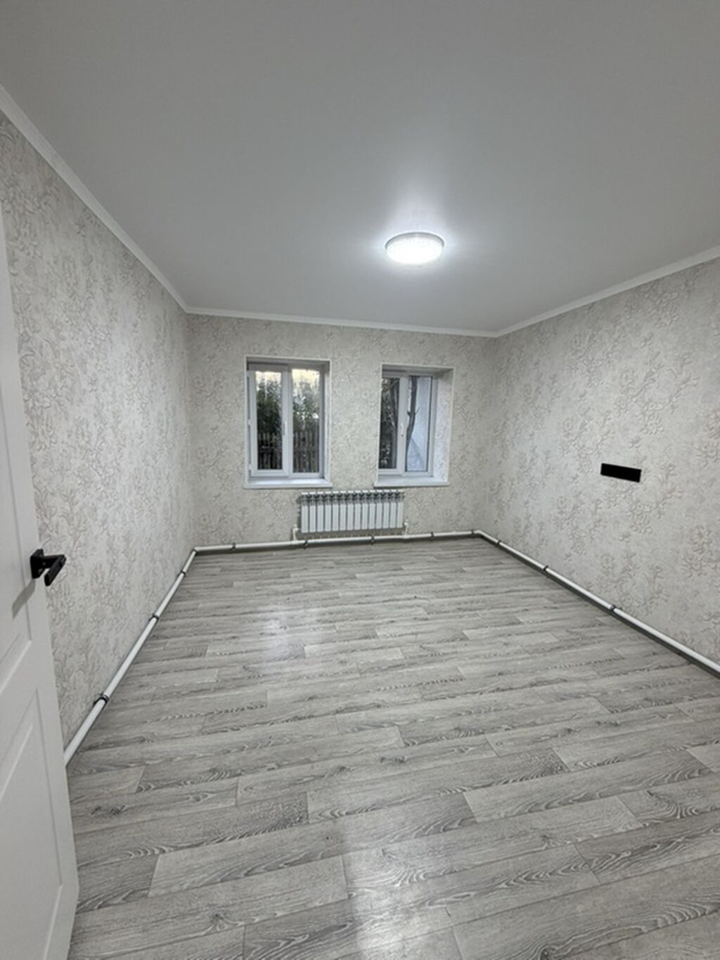 3 комнаты, 50 м², 3 соток, Бишкек, Красный Строитель ж/м Собственник: фото 2