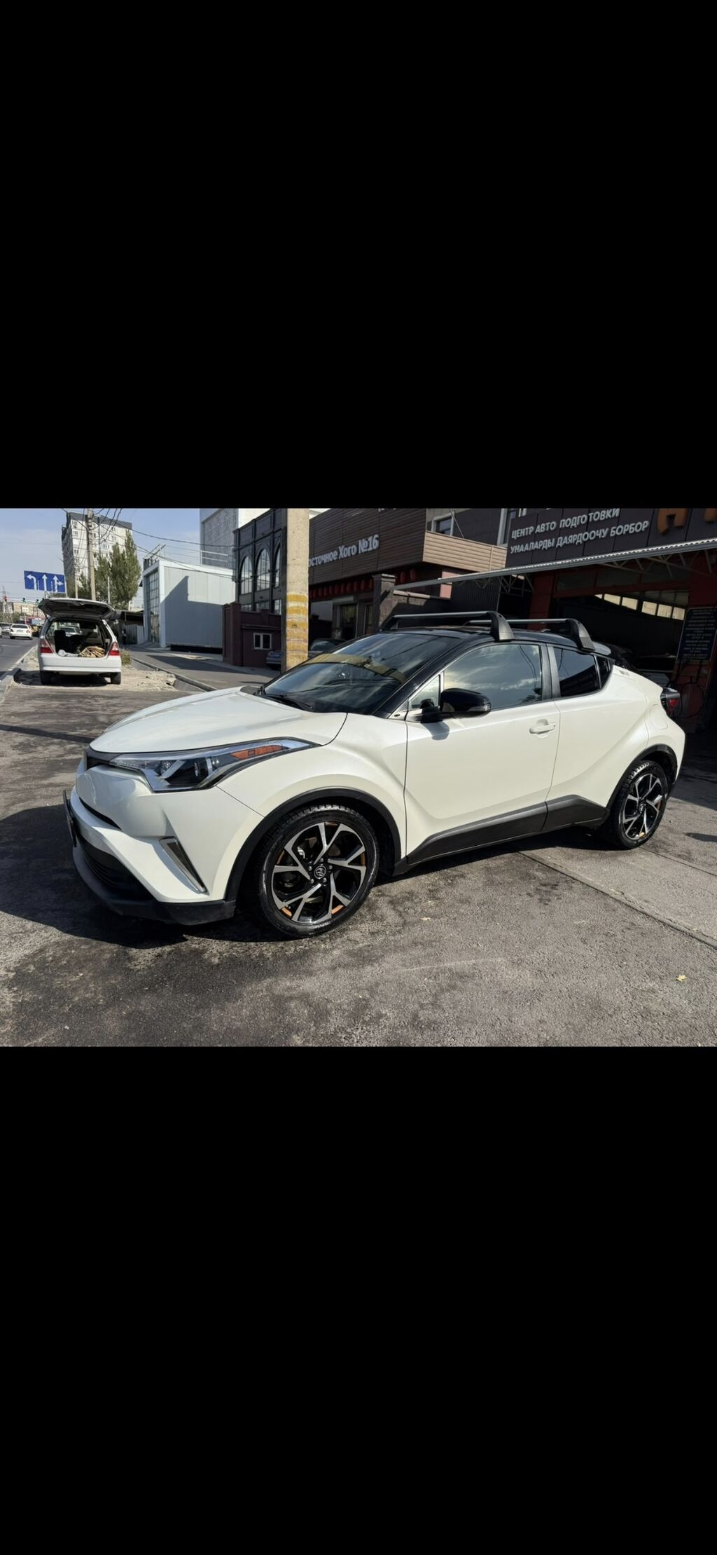 Toyota C-HR: 2019 г., 2 л, Автомат, Бензин, Кроссовер: фото 2