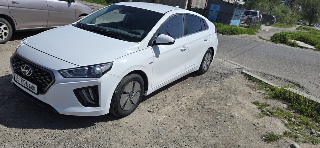 Hyundai Ioniq: 2020 г., 1.6 л, Автомат, Гибрид, Хэтчбэк: фото 6