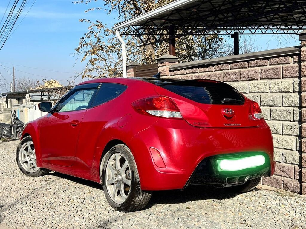 Hyundai Veloster: 2012 г., 1.6 л, Автомат, Бензин, Хэтчбэк: фото 3