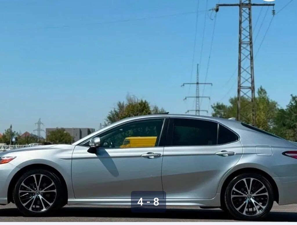 Toyota Camry: 2020 г., Гибрид, Седан: фото 3