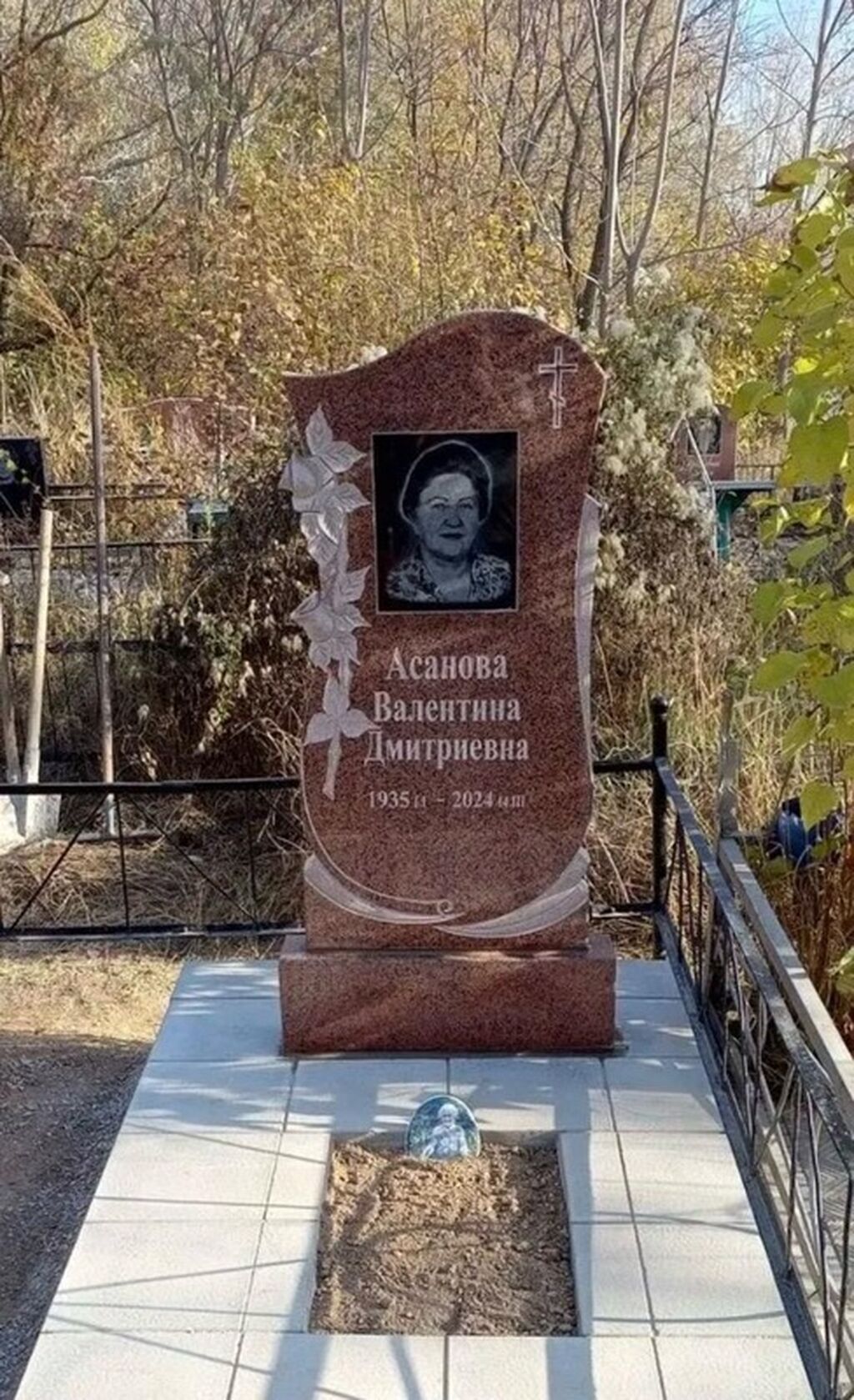 Памятники и комплексы из красного гранита. - Материал: натуральный: фото 8