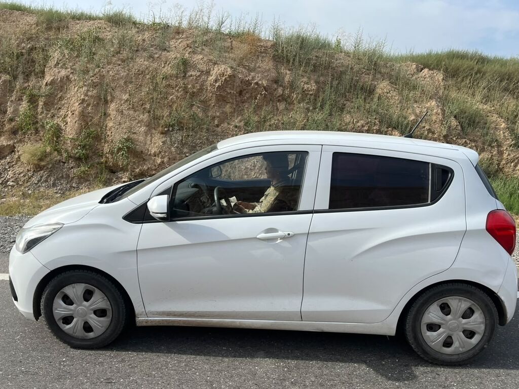 Chevrolet Spark: 2016 г., 1 л, Автомат, Бензин, Хэтчбэк: фото 4
