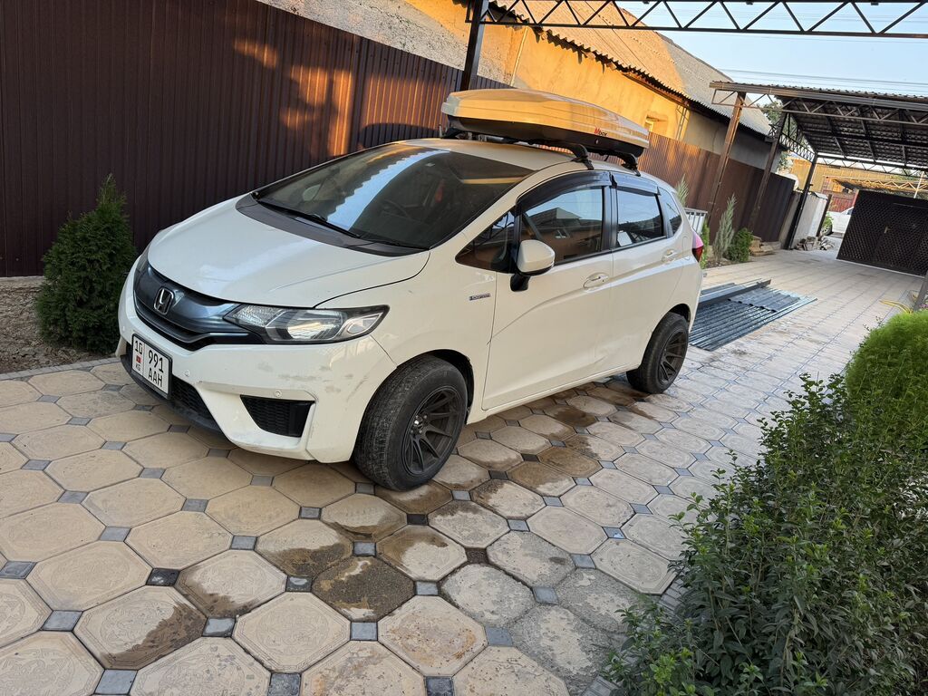 Honda Fit: 2015 г., 1.5 л, Автомат, Гибрид, Хэтчбэк: фото 7