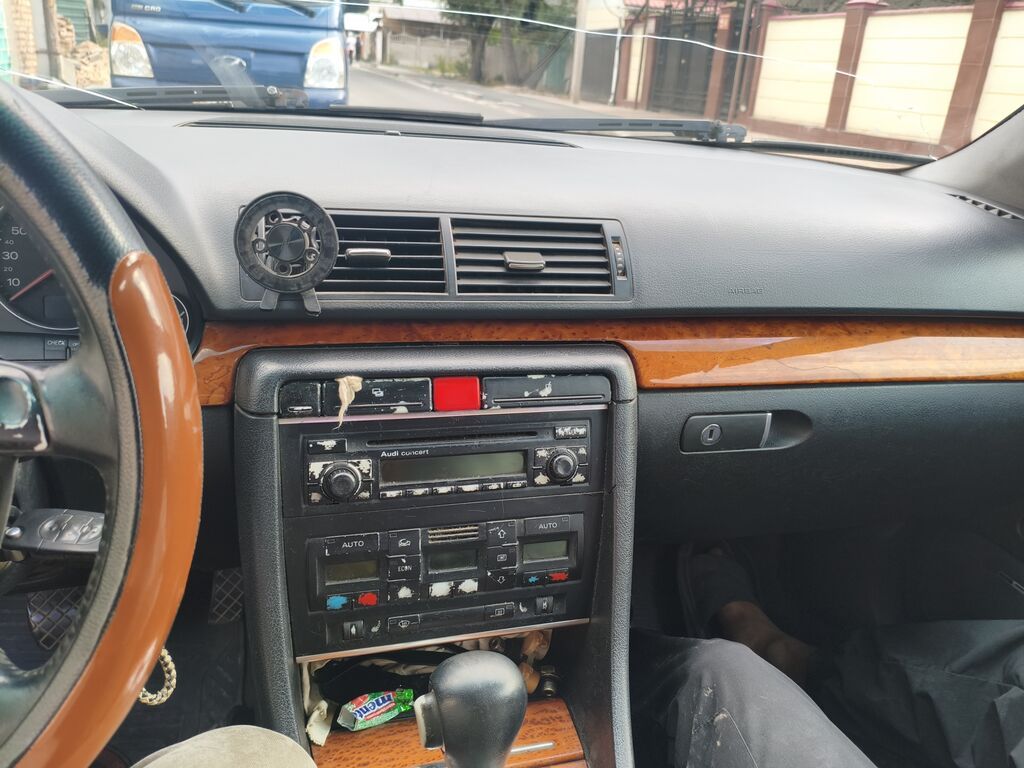 Audi A4: 2002 г., 3 л, Автомат, Бензин, Седан: фото 6