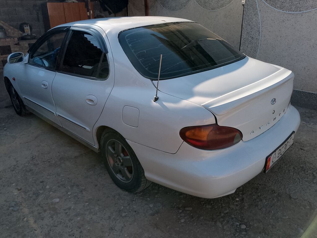 Hyundai Avante: 2000 г., 1.5 л, Механика, Бензин, Седан — фото 4