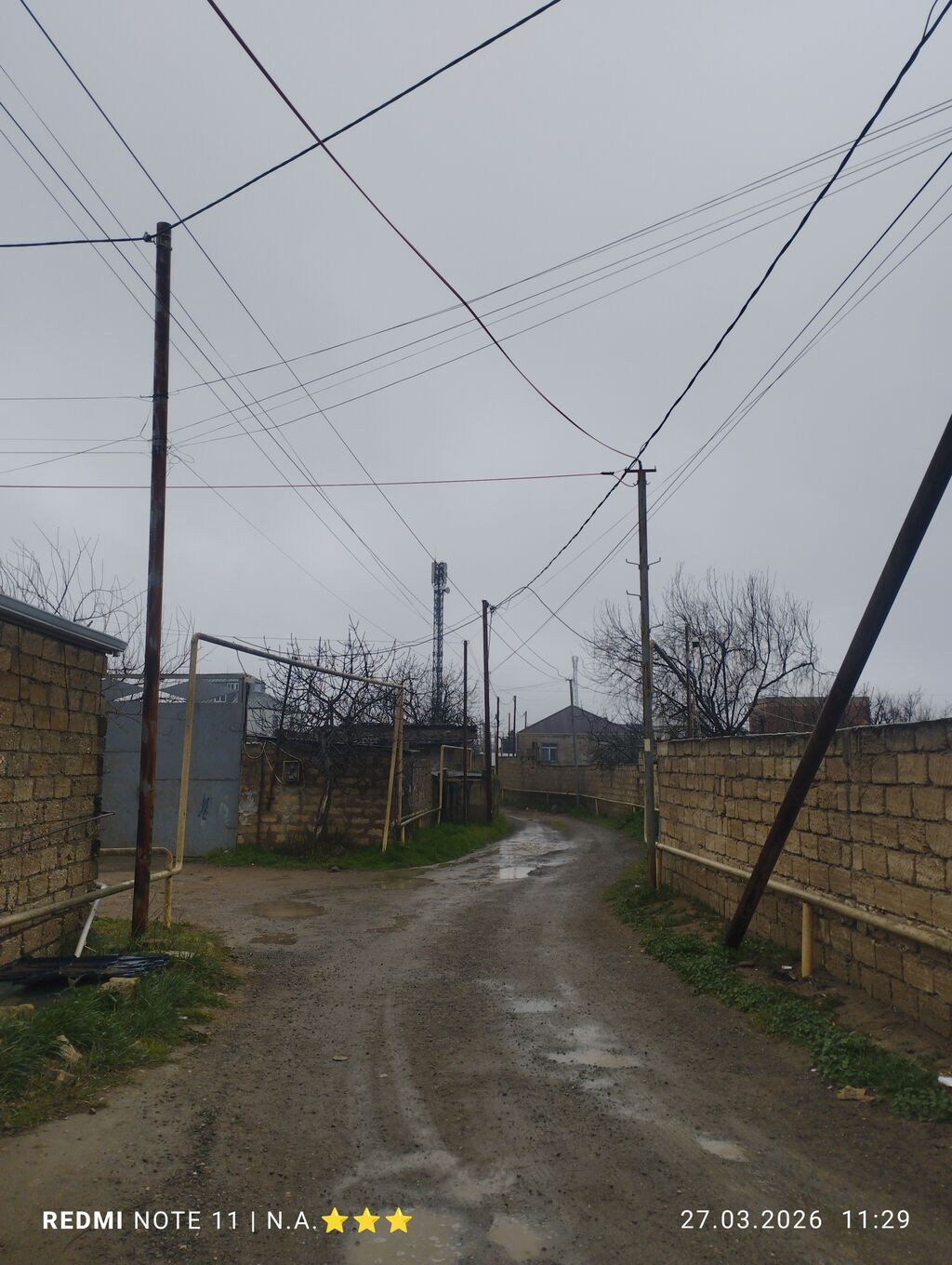 Həyət evi satılır 41-ci Maştağa küçəsi 26 ünvanında. 3 otaq +