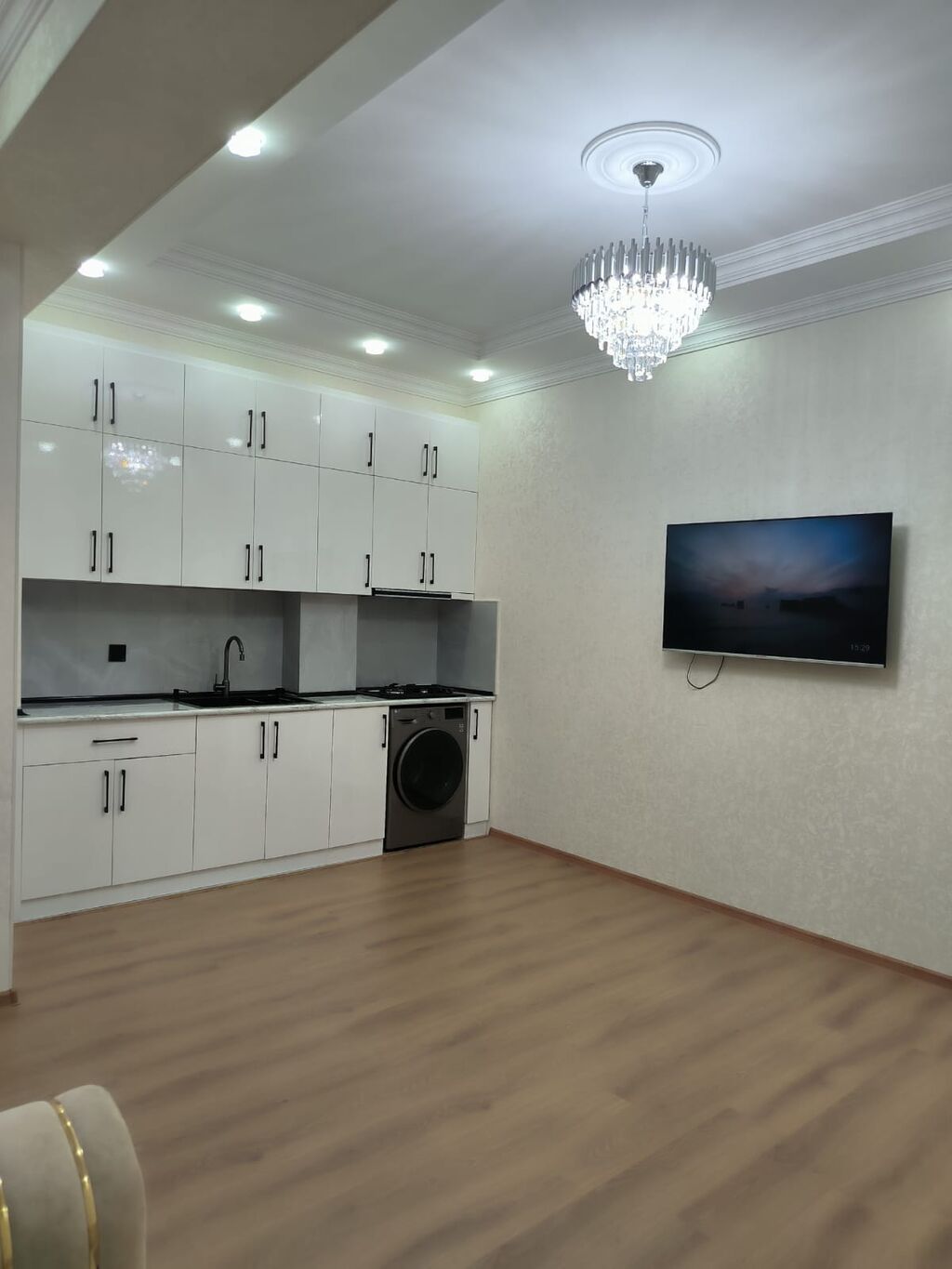 Yeni Guneslide Kirayə verilən 3 otaqlı mənzil kiraye verilir -