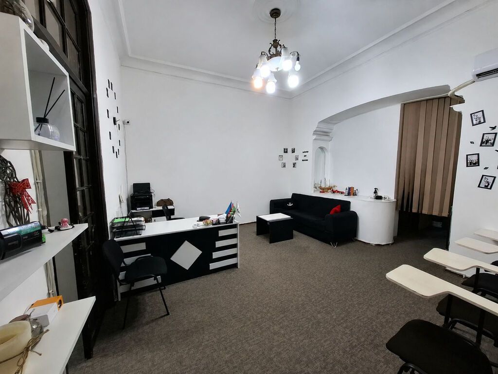 Bakı, 5 otaqlı, Köhnə tikili, 174 kv. m