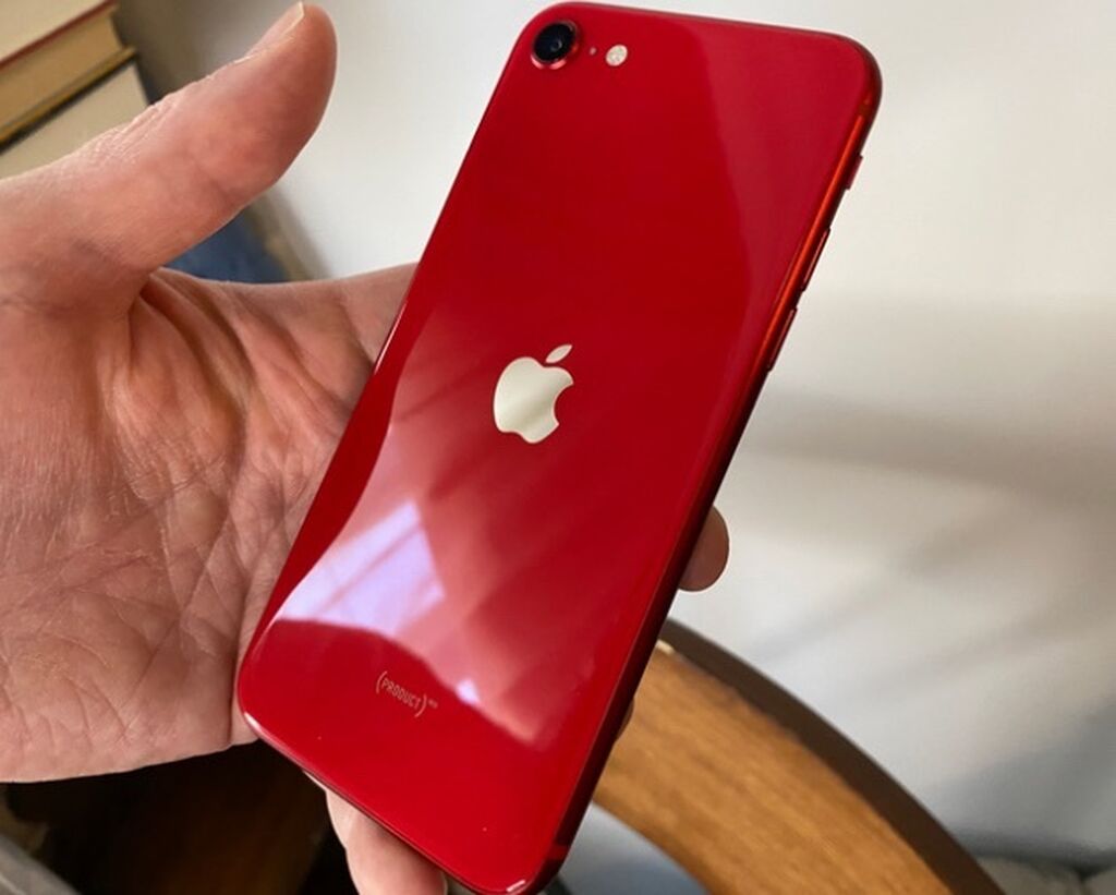 Iphone se red. Iphone se 2020 Red. Iphone se 2020 красный. Iphone se (2020) 64gb Red. Se 2020 красный Apple.