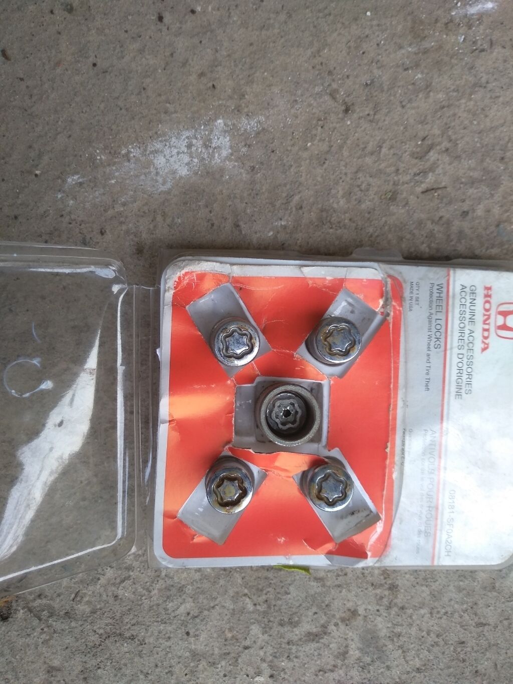 Секретка для колес на Honda CRV.: 4000 KGS Другие аксессуары для шин ...