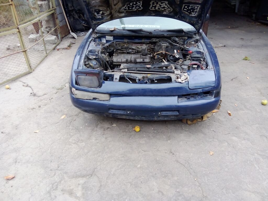 Mazda 323F, хэтчбек 5 дв., темно‑синий цвет, на разбор. - Кузов: 323F: фото 8