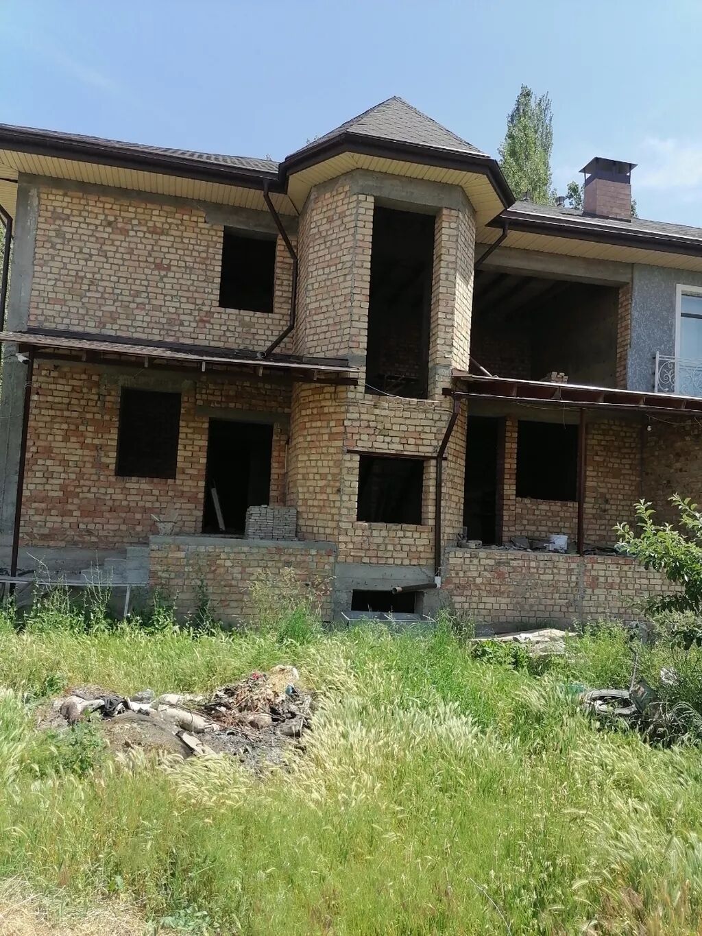 В Бишкеке продаются 2 таунхауса, участок 10 соток, три этажа, площадь: фото 4
