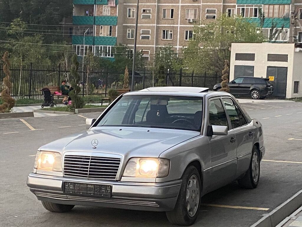 Mercedes-Benz W124: 1994 г., 2 л, Механика, Бензин, Седан: фото 5