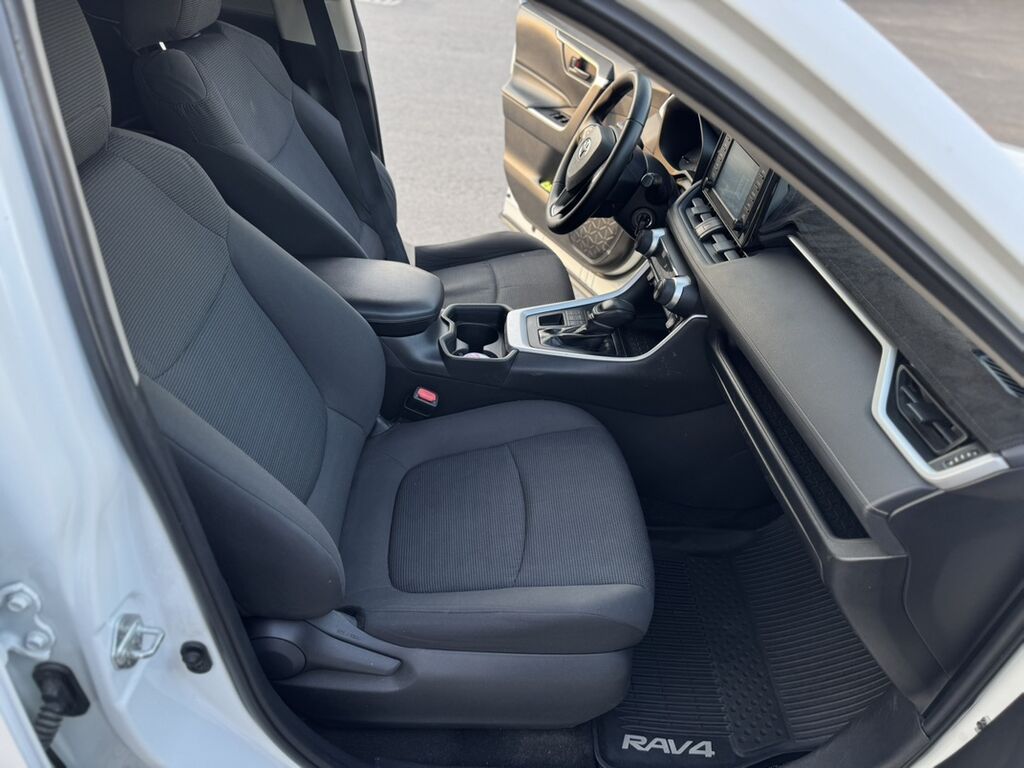 Toyota RAV4: 2019 г., 2.5 л, Автомат, Бензин, Кроссовер: фото 7