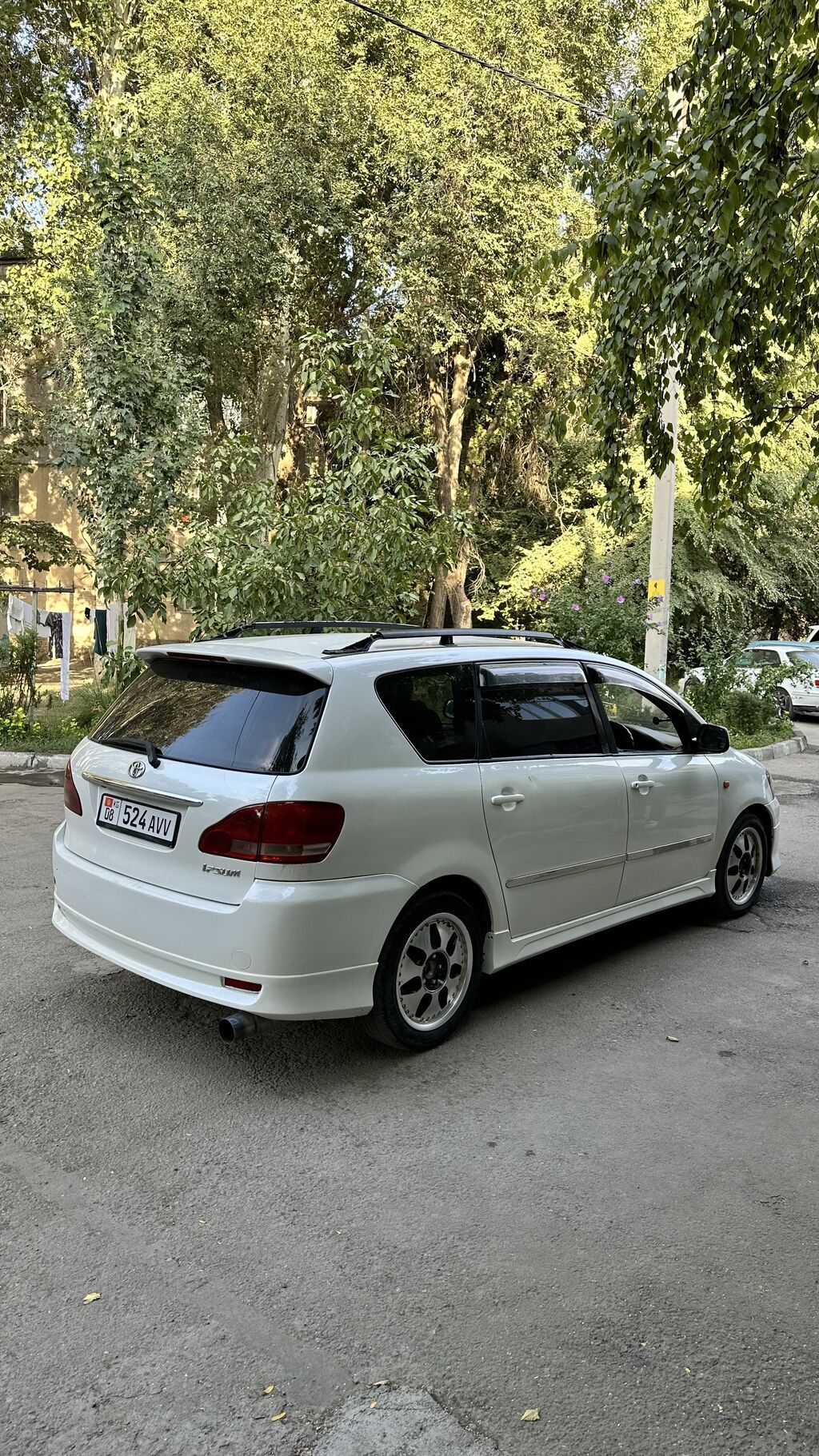 Toyota Ipsum: 2001 г., 2.4 л, Автомат, Газ, Минивэн: фото 4