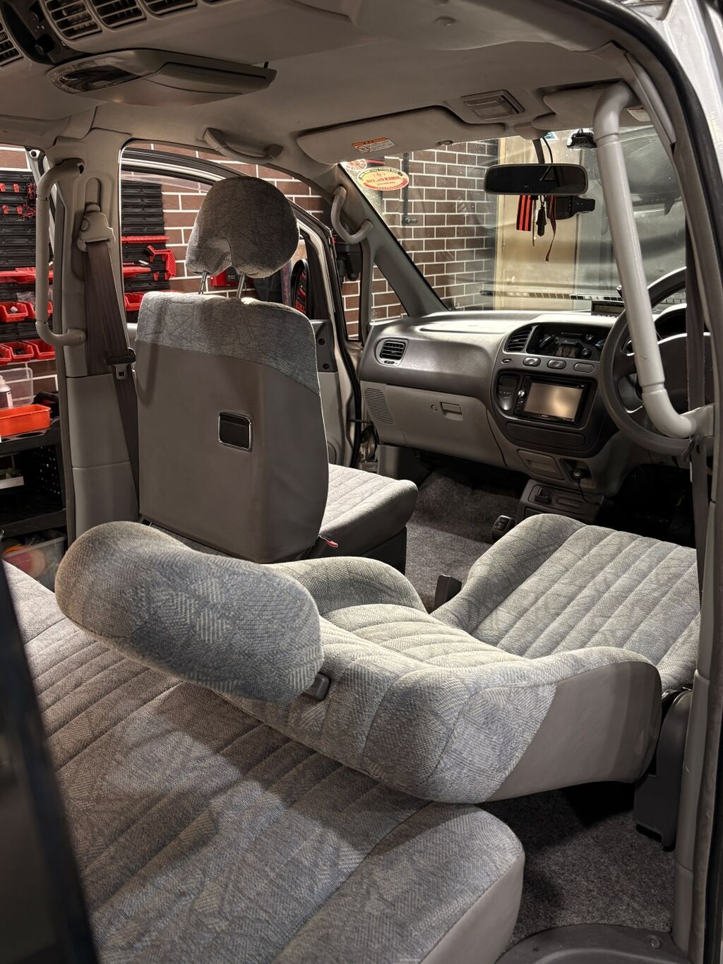 Mitsubishi Delica: 2004 г., 3 л, Автомат, Бензин, Минивэн: фото 8