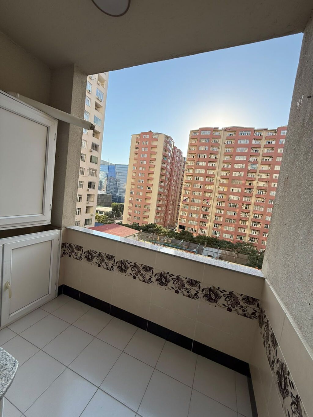 Xətai metrosu yaxınlığında 3 otaqlı, 130 m² kirayə mənzil Ünvan