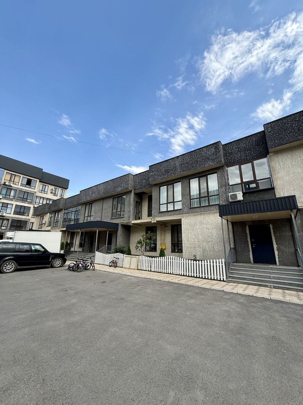 2-х уров Таунхаус Киргизия-1 2 уровня, 4 полноценные комнаты: фото 1