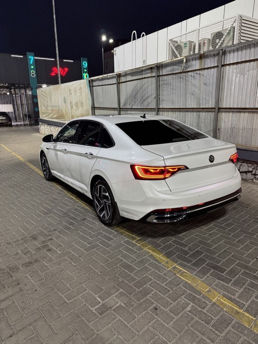 Volkswagen Jetta: 2022 г., 1.4 л, Робот, Бензин, Седан: фото 3