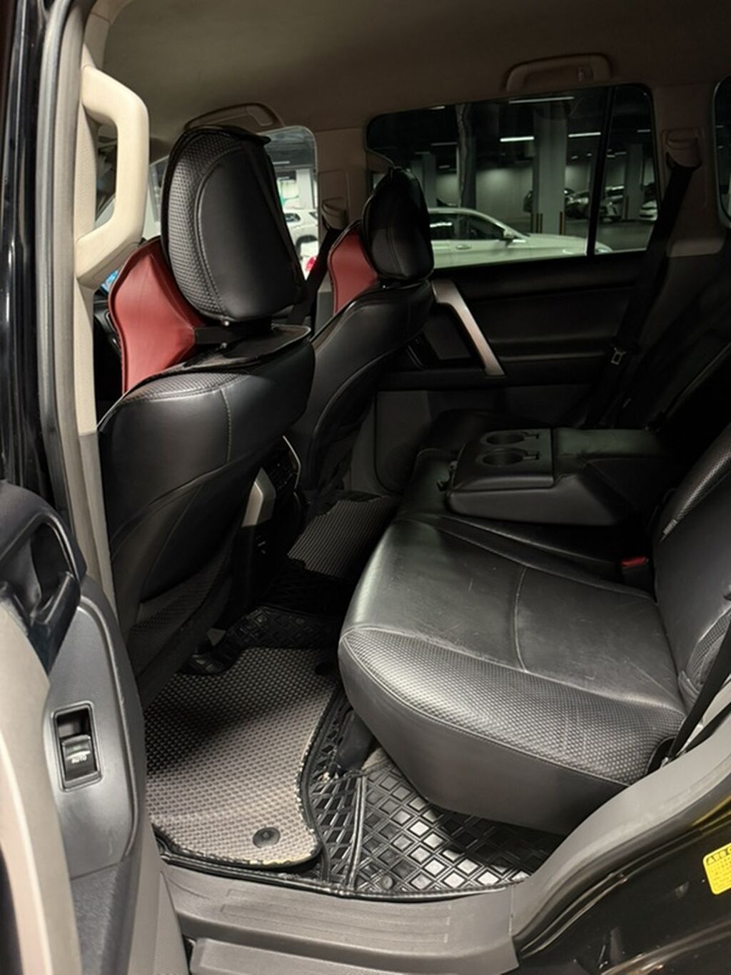 Toyota Land Cruiser Prado: 2010 г., 4 л, Автомат, Бензин, Внедорожник: фото 8