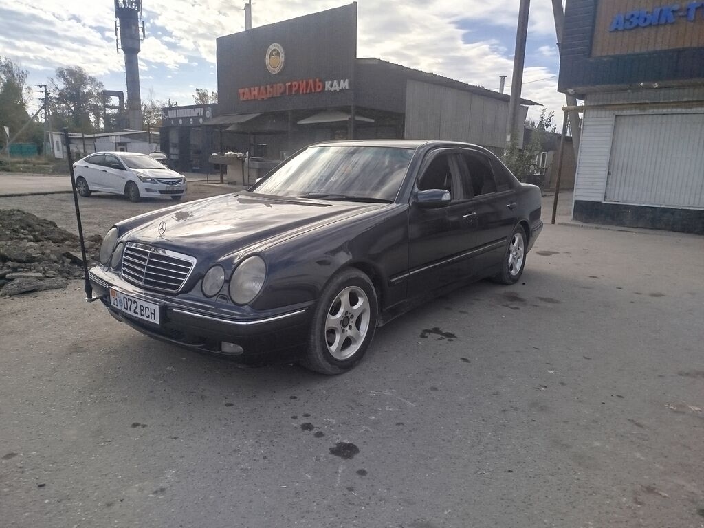 Mercedes-Benz E-Class: 2002 г., 5.5 л, Типтроник, Бензин, Седан: фото 1