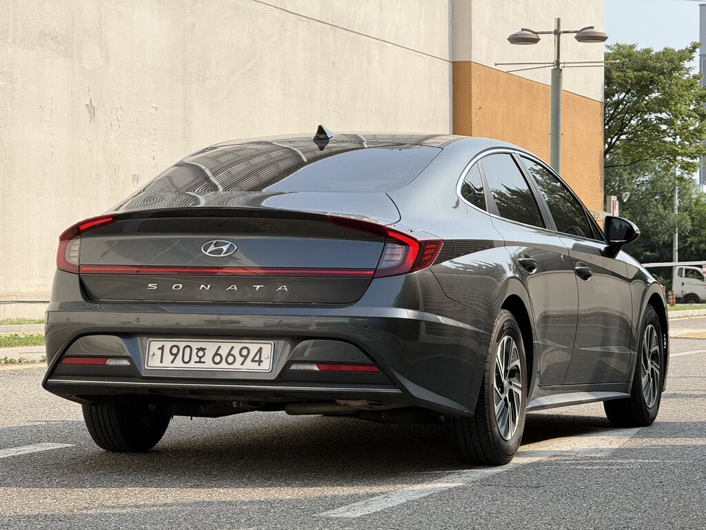 Hyundai Sonata: 2022 г., 2 л, Автомат, Гибрид, Седан: фото 6
