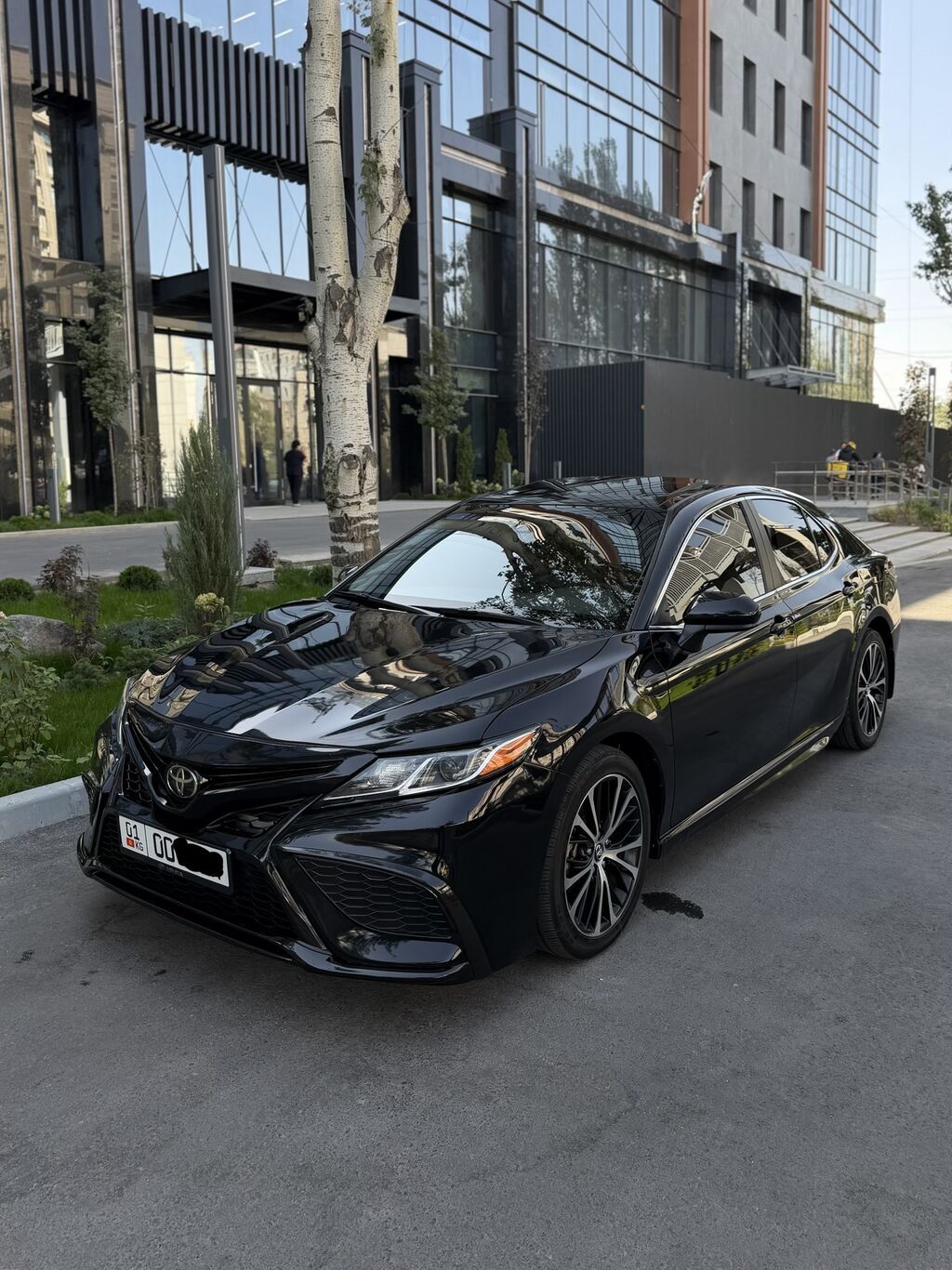 Toyota Camry: 2019 г., 2.5 л, Бензин, Седан: фото 1