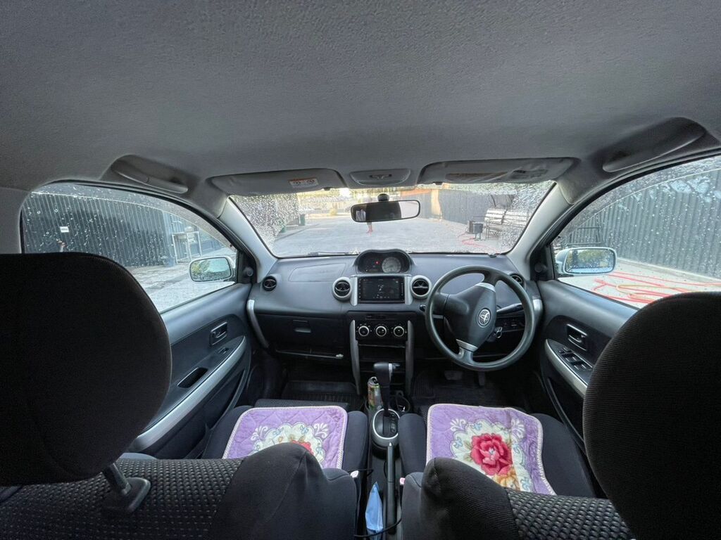 Toyota Ist: 2004 г., 1.3 л, Автомат, Бензин, Хэтчбэк: фото 7