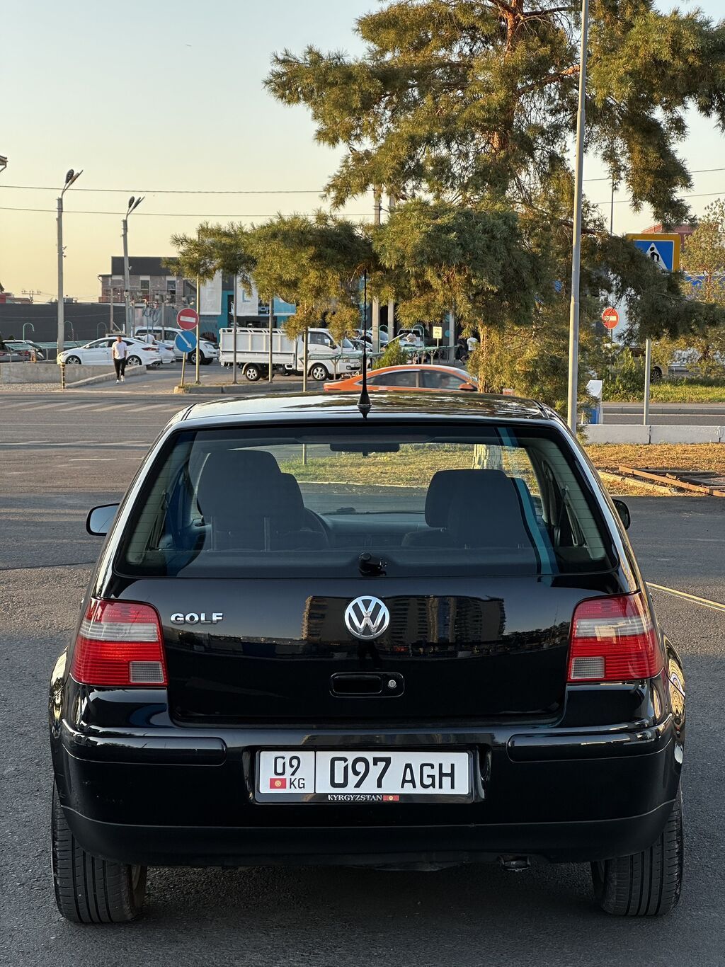 Volkswagen Golf: 2003 г., 1.6 л, Механика, Бензин, Хэтчбэк: фото 5