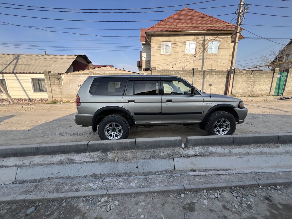 Mitsubishi Montero Sport: 2000 г., 3 л, Автомат, Бензин, Внедорожник: фото 5
