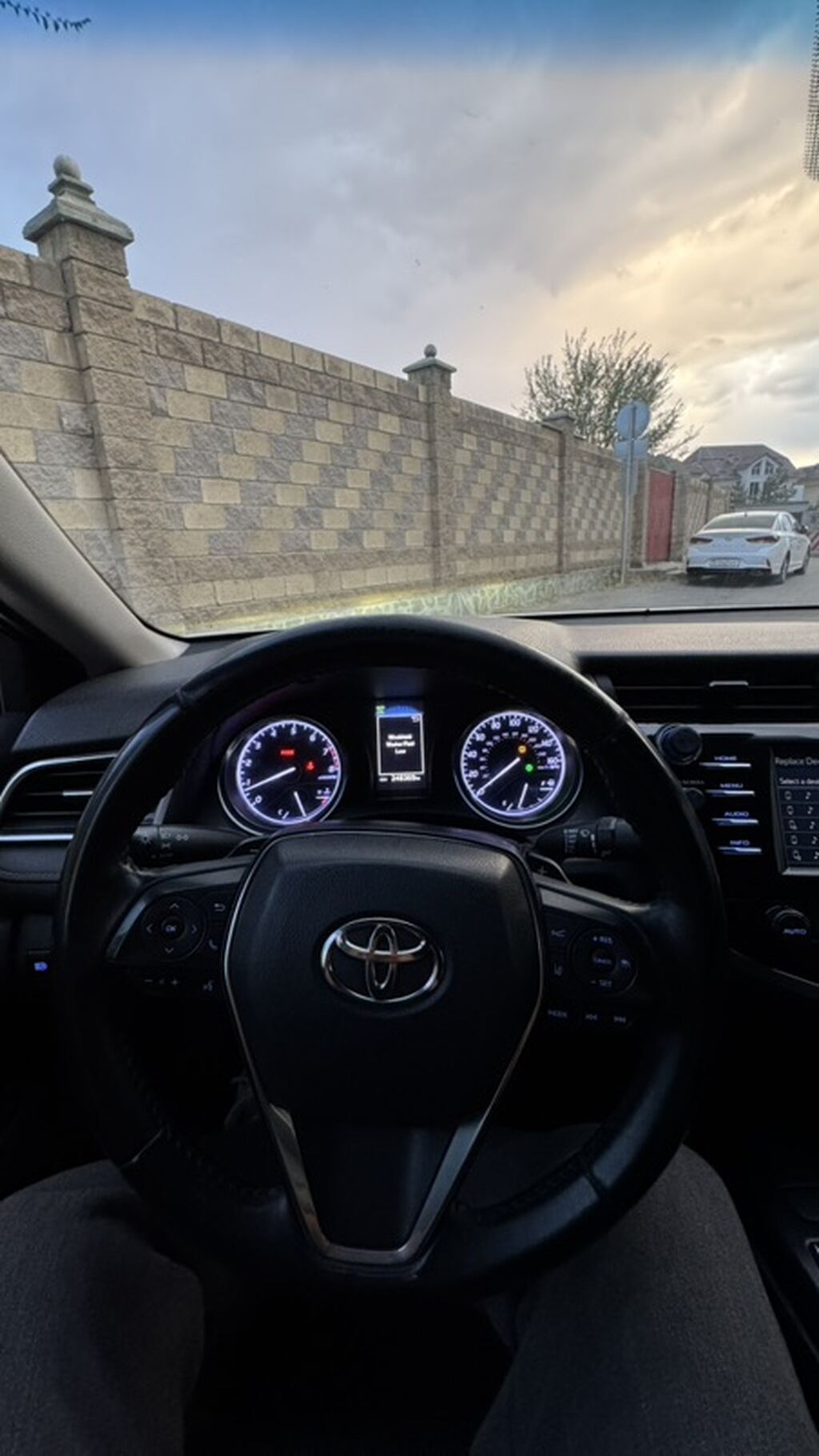Toyota Camry: 2018 г., 2.5 л, Автомат, Бензин, Седан: фото 4