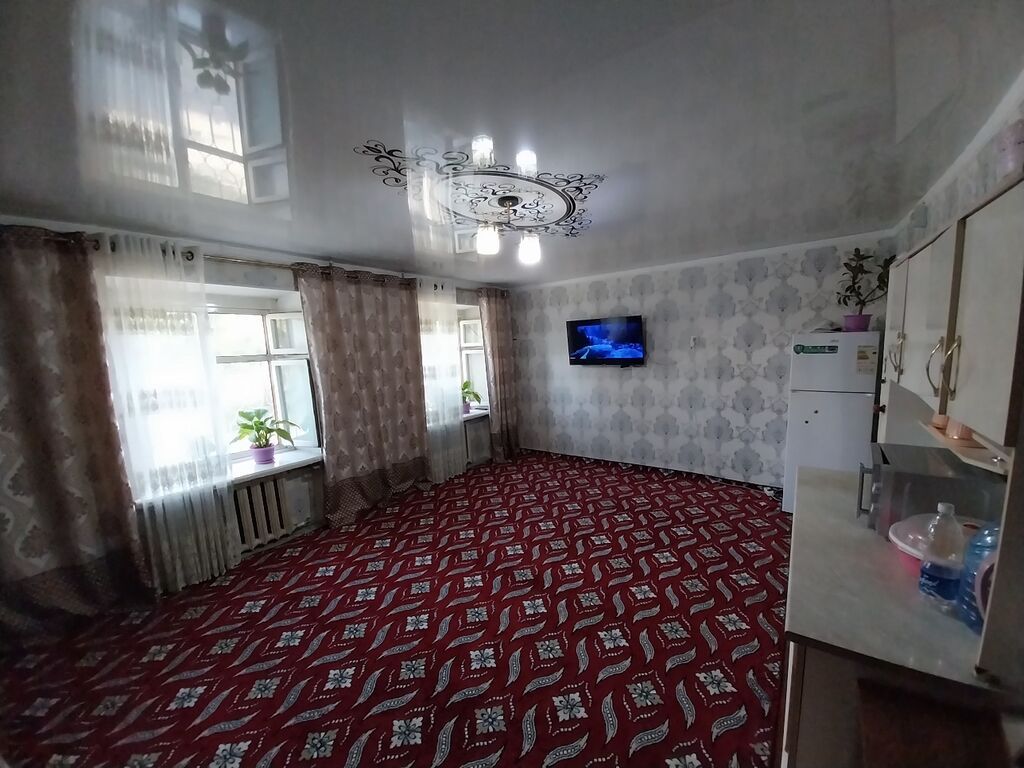Просторная комната в частном доме - Большая светлая комната: фото 3