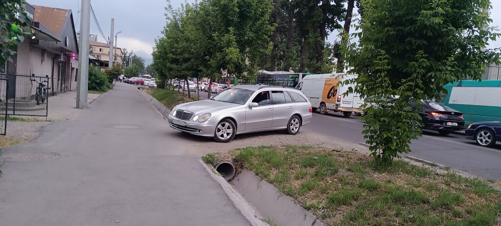 Mercedes-Benz E-Class: 2003 г., 2.6 л, Типтроник, Бензин, Универсал: фото 1
