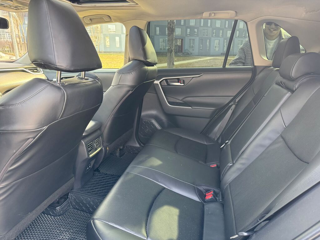 Toyota RAV4: 2019 г., 2.5 л, Автомат, Бензин, Кроссовер: фото 8