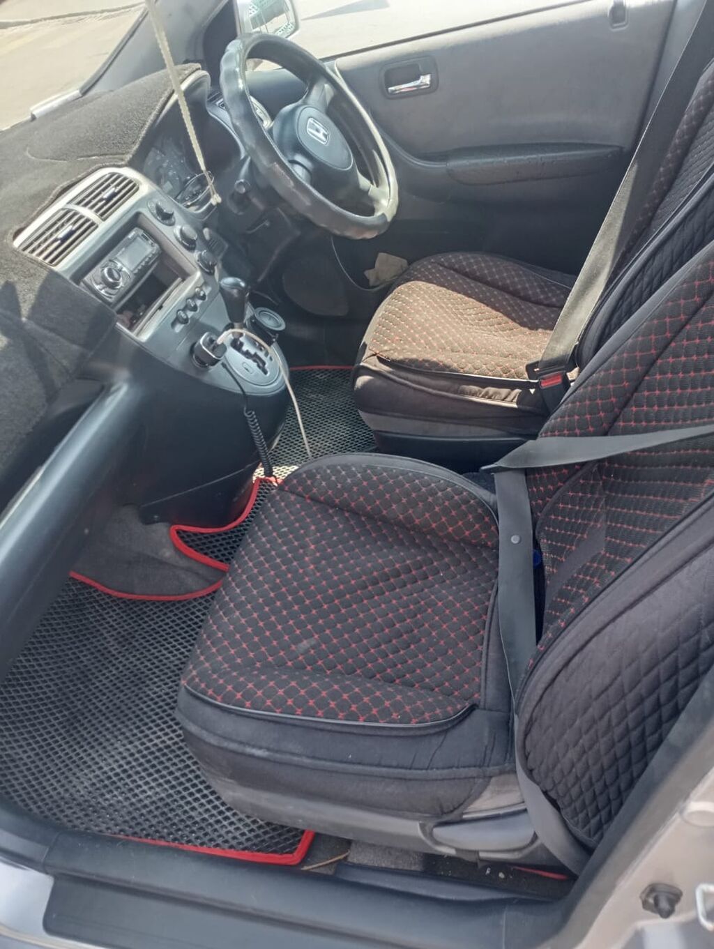 Honda Civic: 2002 г., Автомат, Бензин, Седан: фото 3