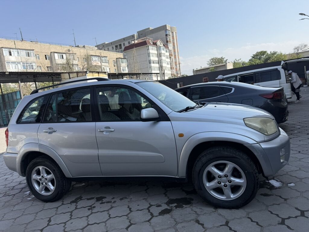 Toyota RAV4: 2003 г., 2 л, Автомат, Бензин, Кроссовер: фото 2
