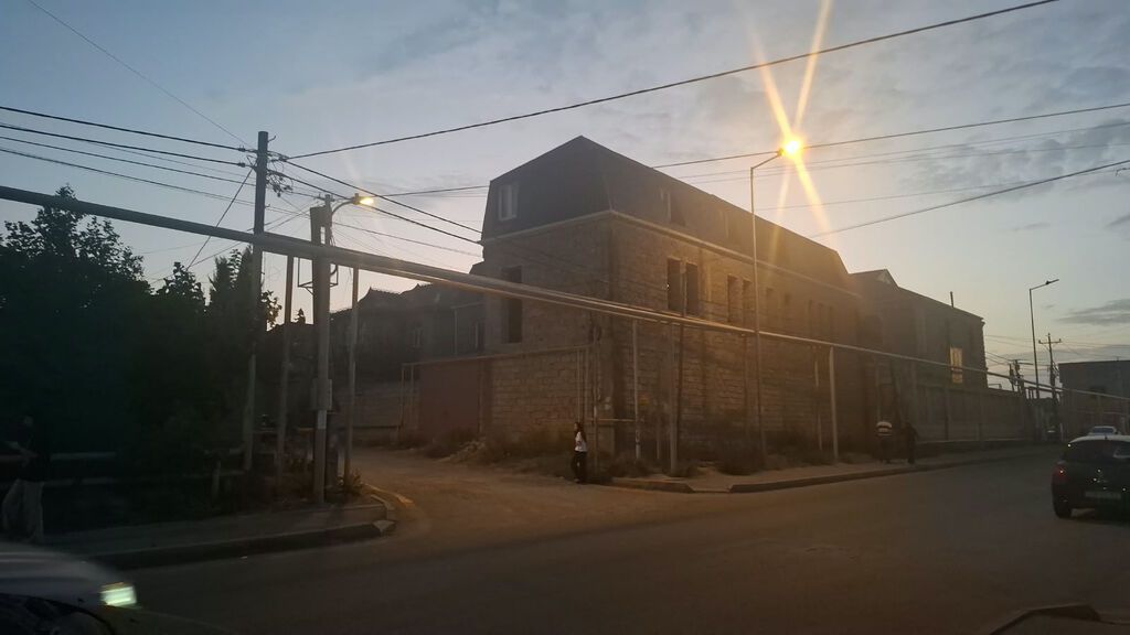 Sabunçu rayonu Yeni Ramana qesebesi Akasya şadlıq evinin yanı, merkezi