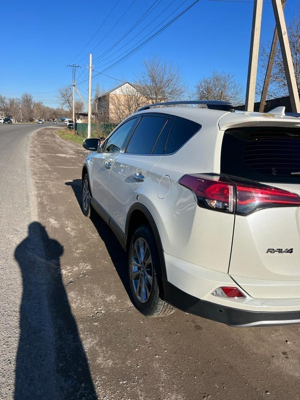 Toyota RAV4: 2018 г., 2.5 л, Гибрид, Кроссовер: фото 3
