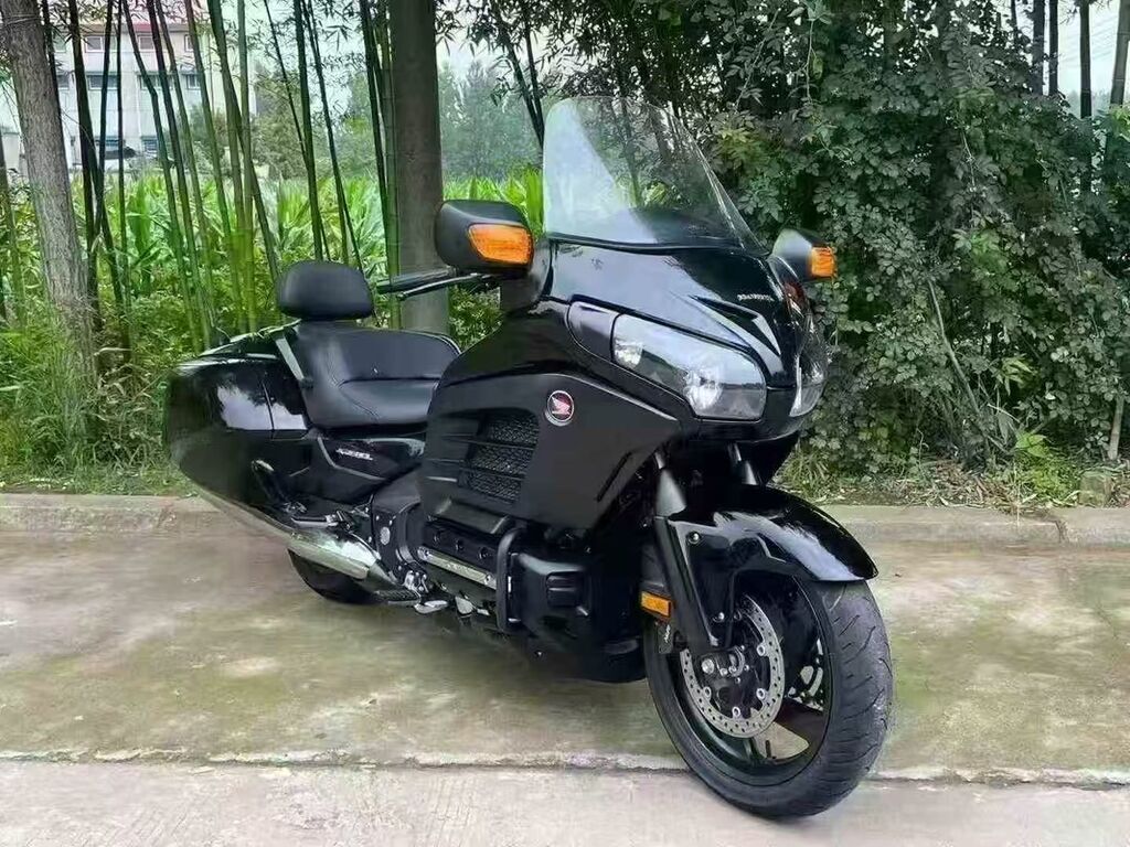 HONDA GOLD WING F6B | 2013 | 1800 см³ Пробег всего 15 000 км!: фото 1