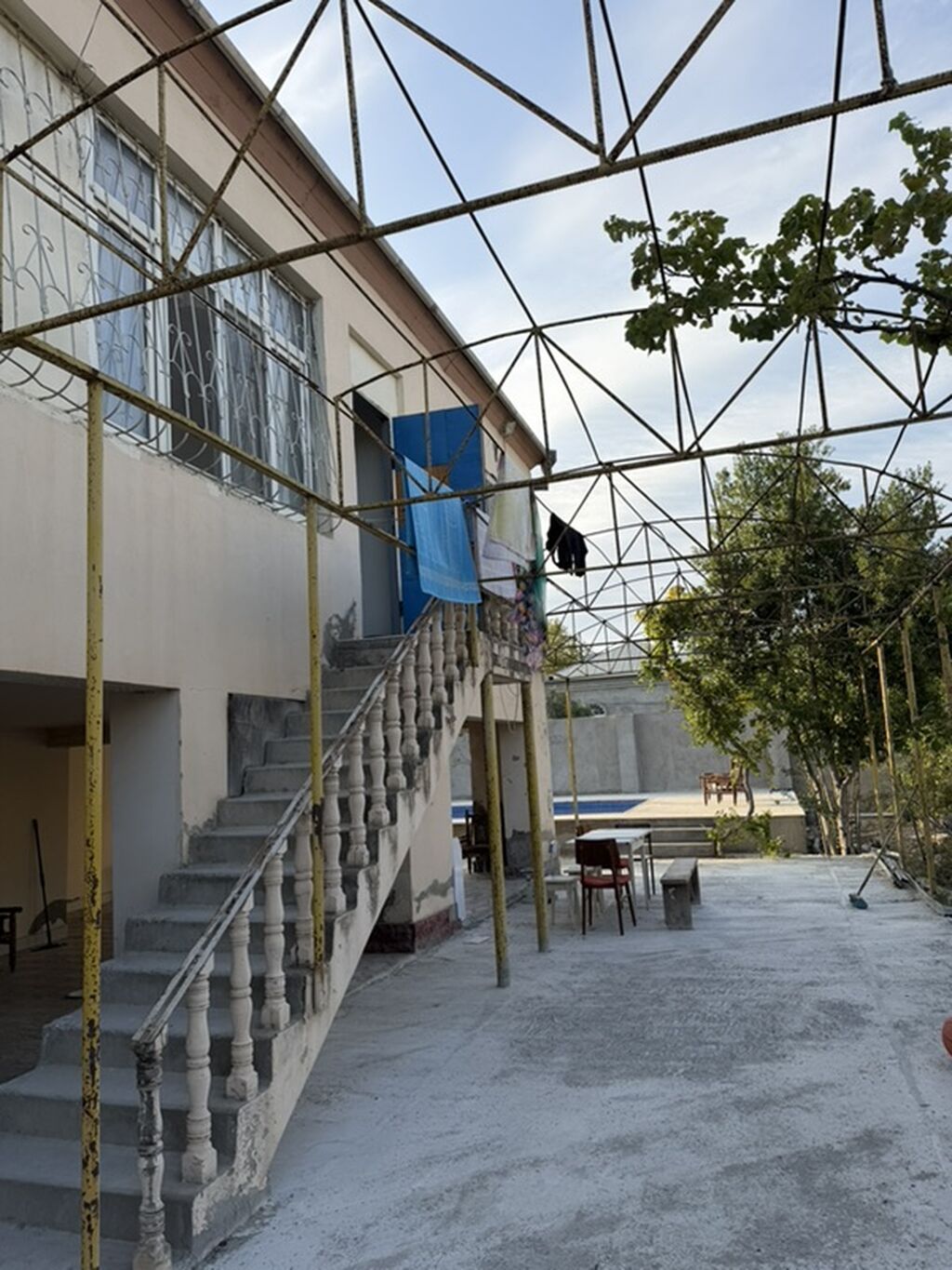 Novxanıda elit məhlədə hovuzlu ev kirayə verirəm. İki mətbəx, 3 otaq