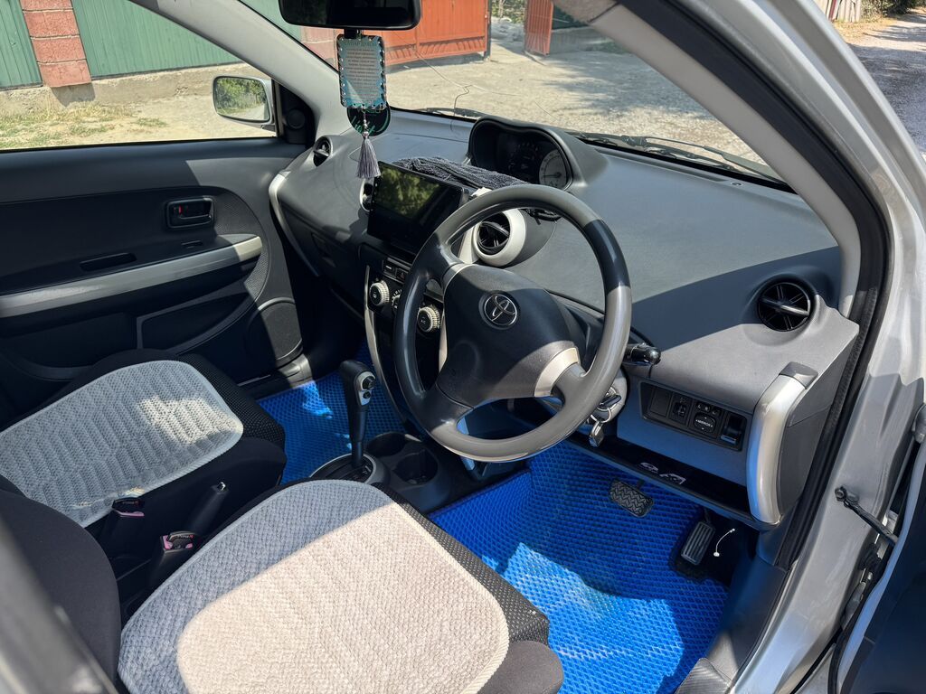 Toyota Ist: 2003 г., 1.3 л, Автомат, Бензин, Хэтчбэк: фото 6
