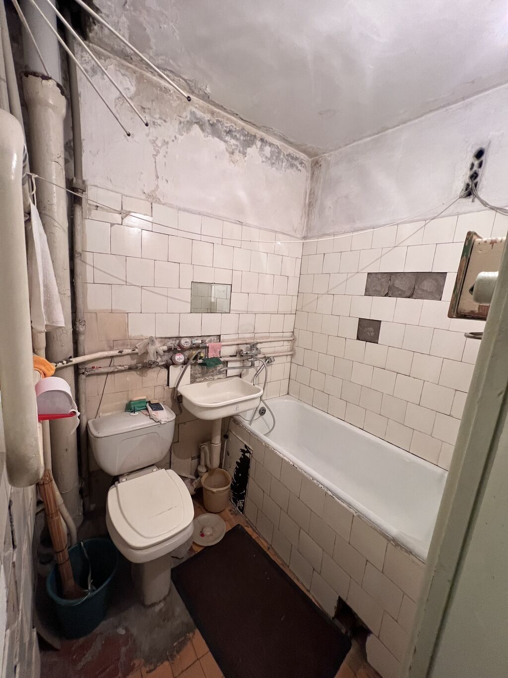 3 комнаты, 60 м², 3 мкр 104 серия, 2 этаж, Старый ремонт: фото 5