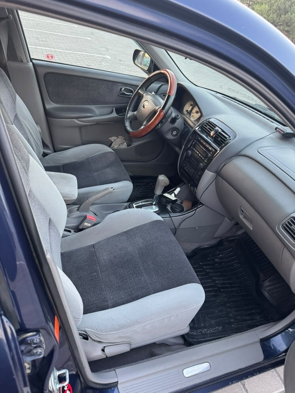 Mazda 626: 2003 г., 2 л, Автомат, Бензин, Седан: фото 5