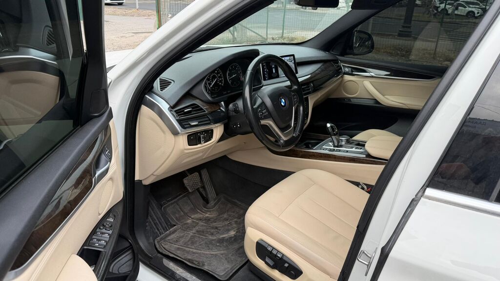 BMW X5: 2016 г., 3.5 л, Автомат, Бензин, Кроссовер: фото 5