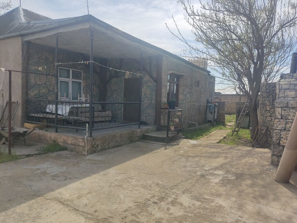 3 otaqlı, 96 kv. m, Kredit yoxdur, Orta təmir