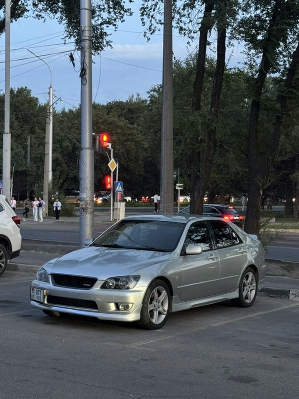 Toyota Altezza: 2002 г., 2 л, Автомат, Бензин, Седан: фото 2